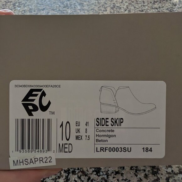 Kenneth Cole Reaction Women's Side Skip Suede - Size 10 - Picture 10 of 11